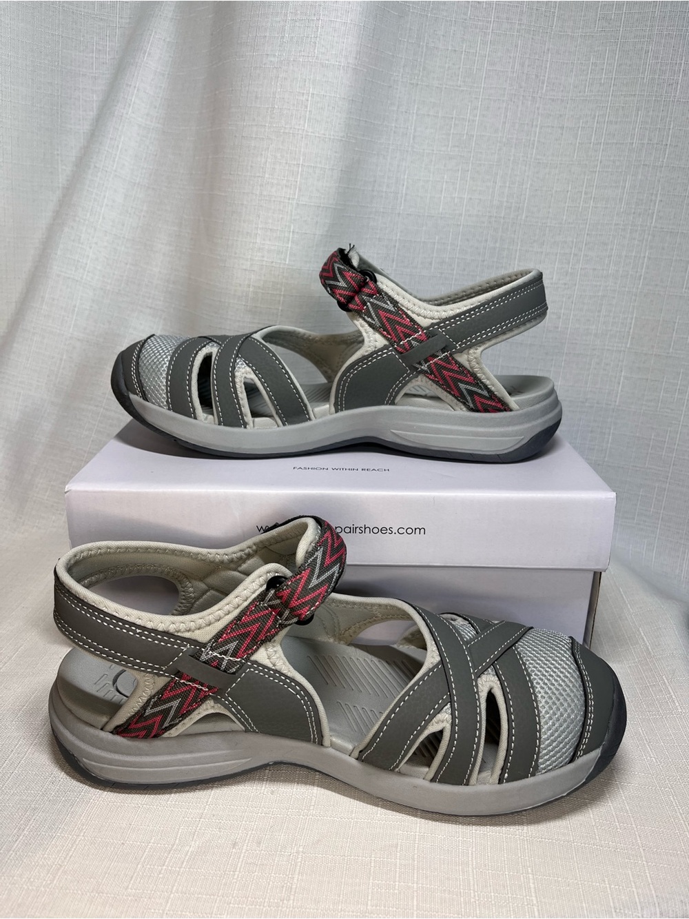 Dream Pairs Sport Hiking Sandals Women’s 8 Gray Coral Closed Toe LIKE NEW - Picture 3 of 7